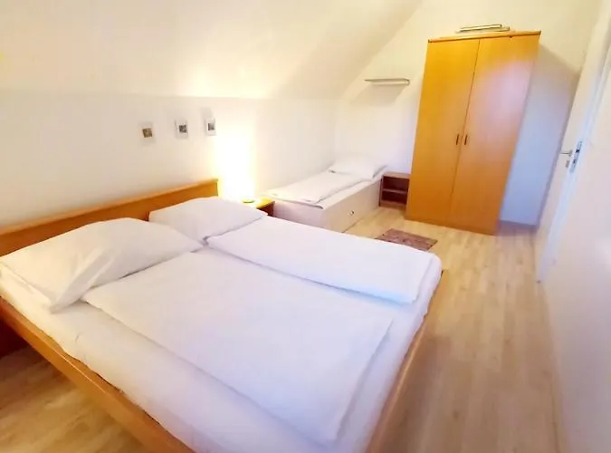 Za Sneznikem Otel 2*